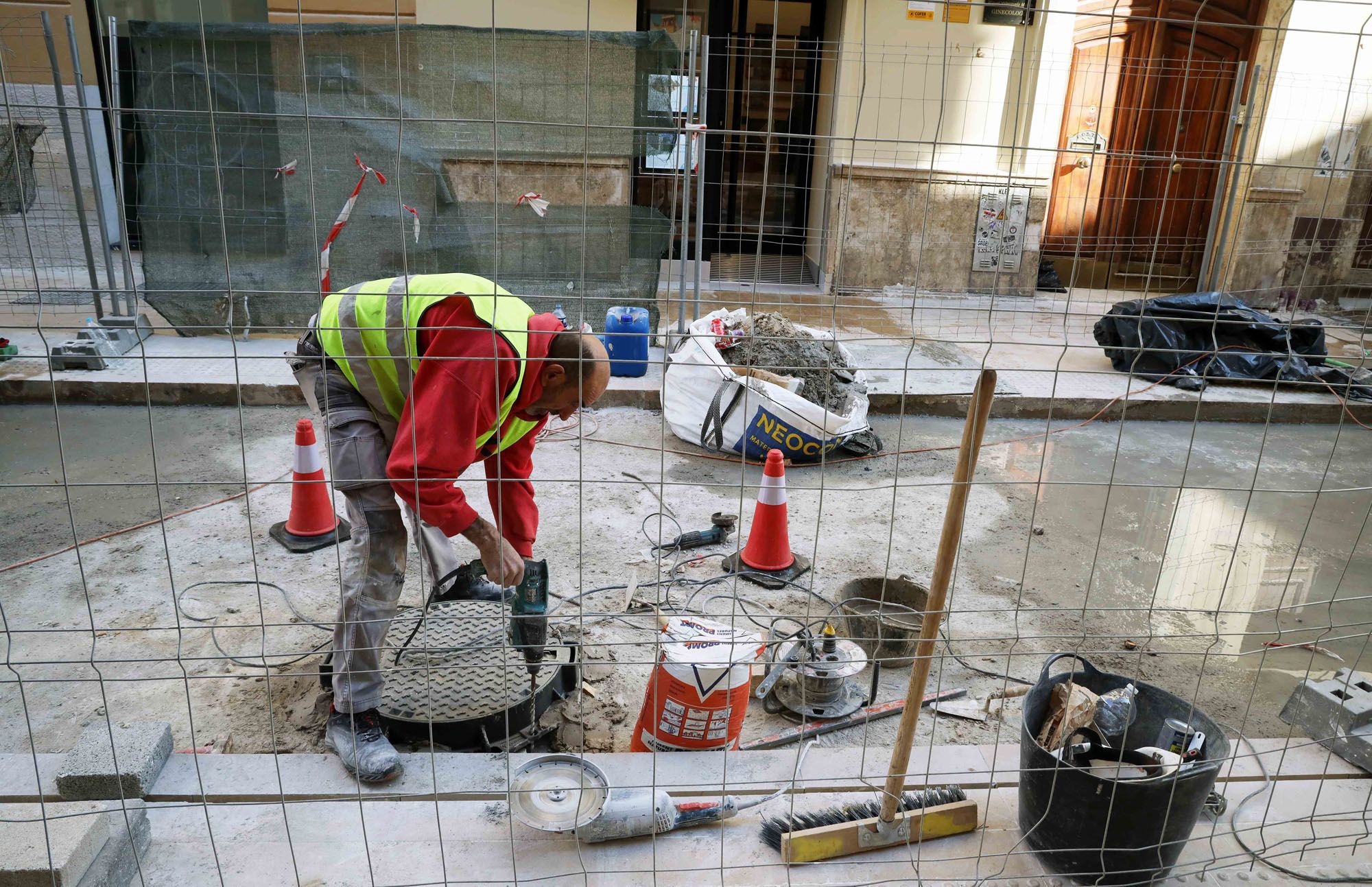 Fase final de las obras en la calle Álamos, en noviembre de 2023.