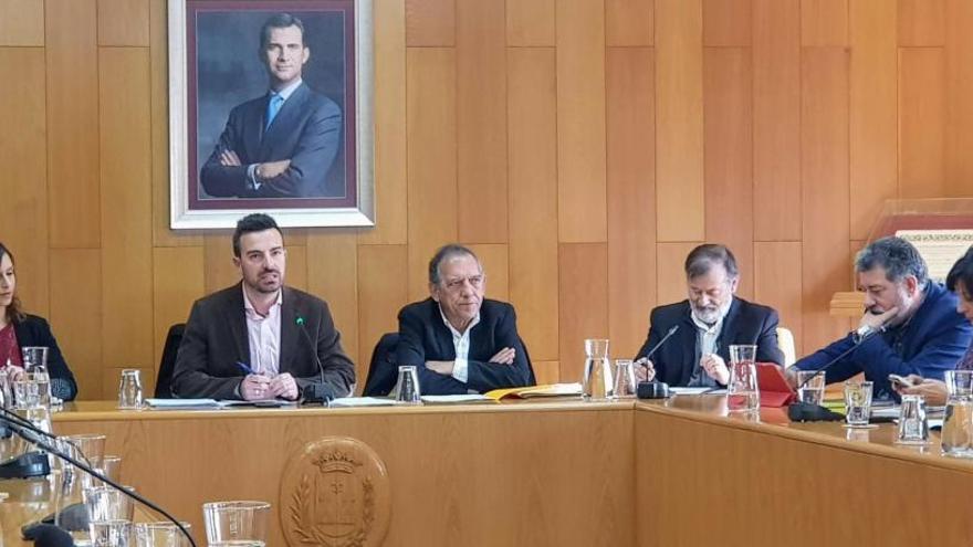 El acto constitutivo del Consejo Municipal de FP ha sido presidido por el secretario autonómico de Educación y el concejal Fernando Gómez