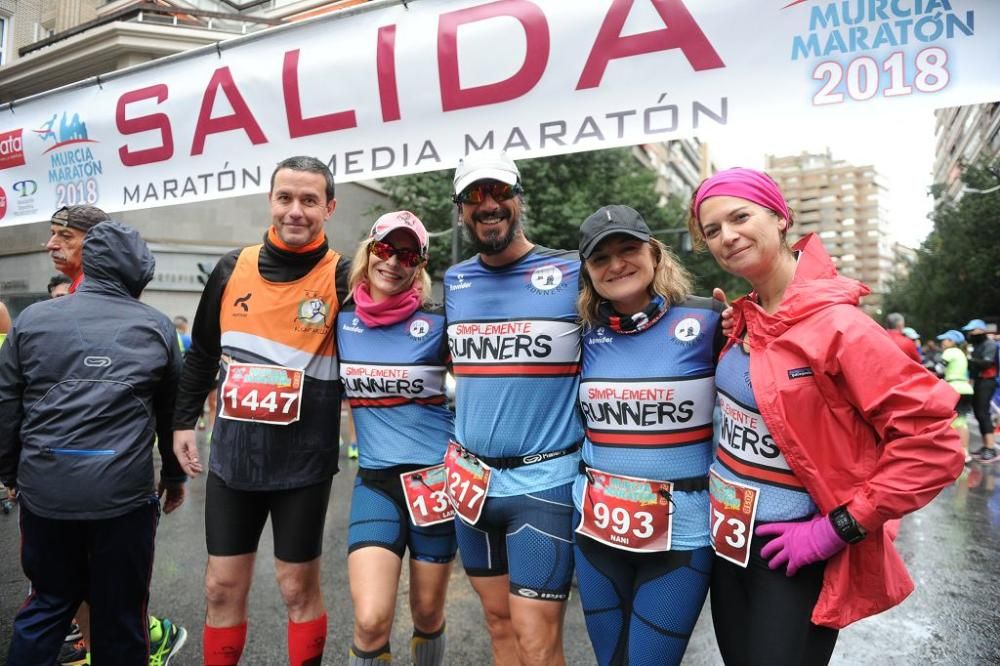 Ambiente y salida de la Maratón y Media Maratón de Murcia