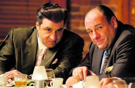 Silvio (Steve Van Zandt) y Tony (James Gandolfini), en ‘Los Soprano’. | EPC