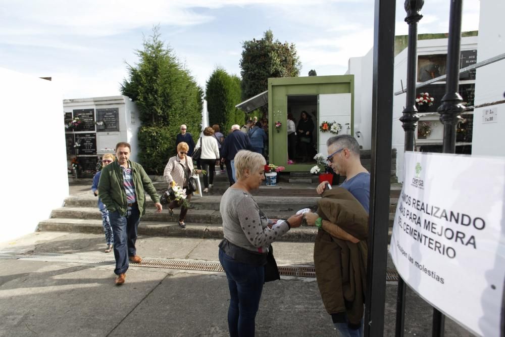 Día de Difuntos en el cementerio de Ceares, Gijón