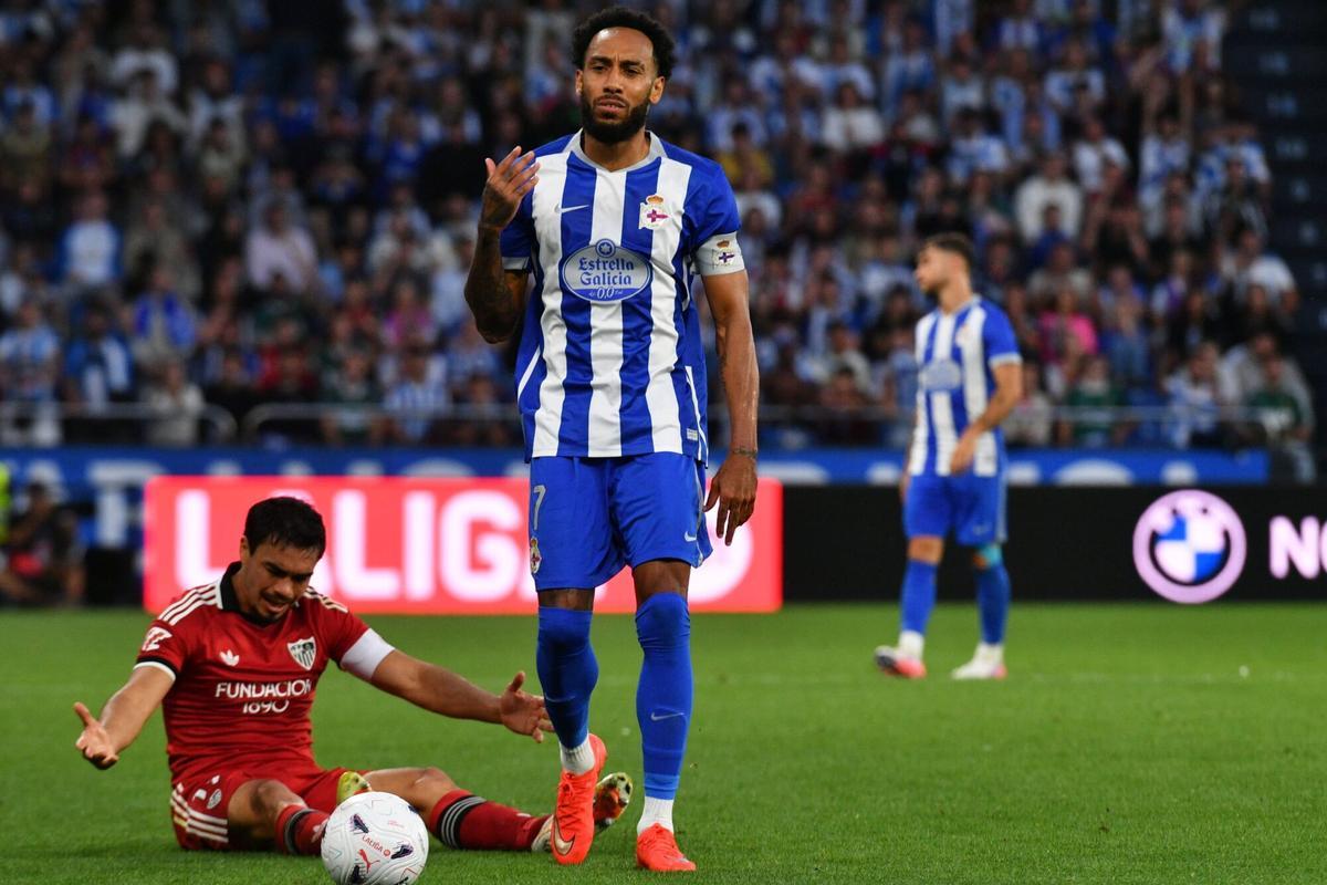 El Dépor cae ante el Sevilla (0-1) en un duelo espeso en el que no logró dominar el juego ni dispuso de ocasiones claras.