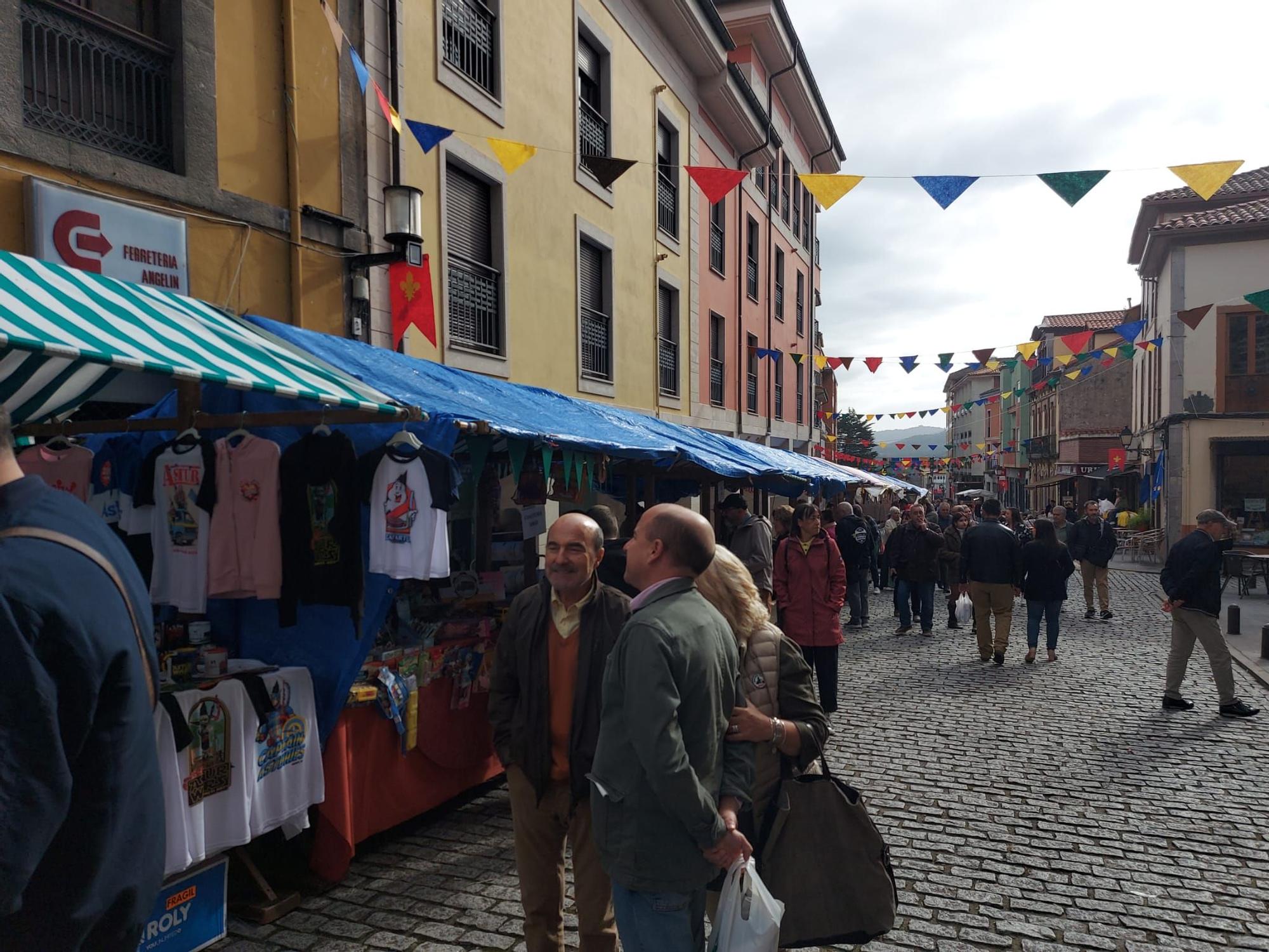 En imágenes: Domingo de lleno en la Feria Medieval de Salas