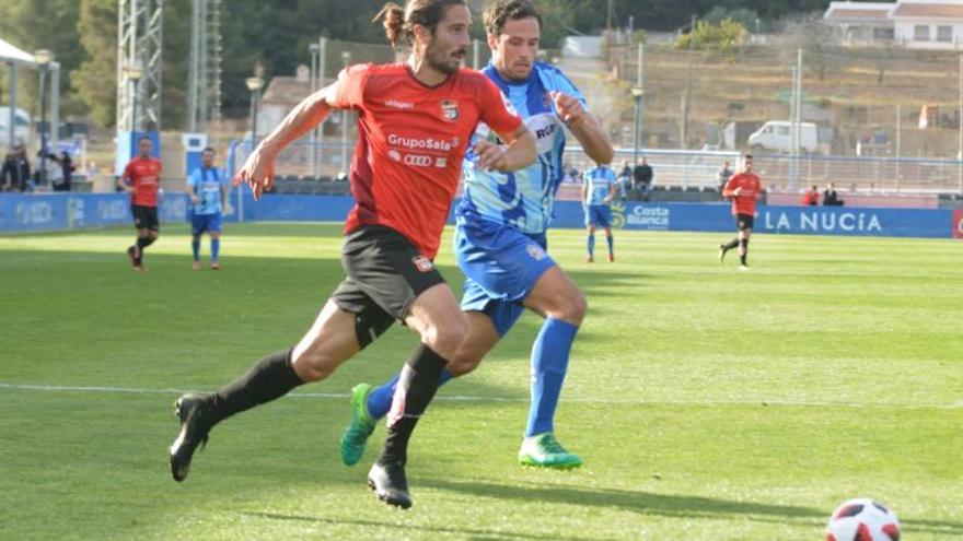 Mariano Sanz, autor de dos goles, el domingo ante el Acero