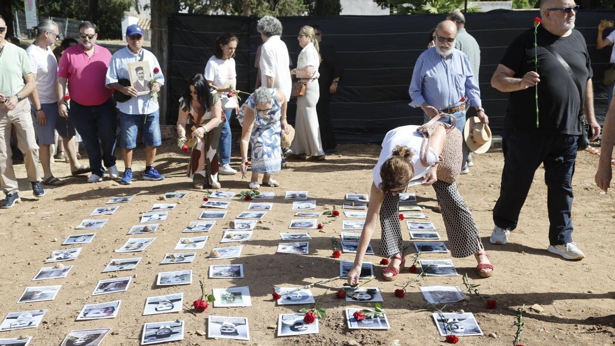 Acto en recuerdo de las víctimas de la represión franquista celebrado en el cementerio de la Salud de Córdoba el pasado 14 de junio.