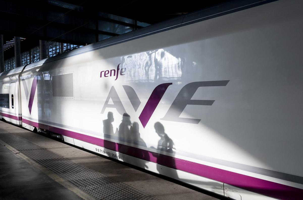 Els serveis AVE de Renfe entre Barcelona i Madrid fan 15 anys amb més de 140 milions de viatgers Els serveis AVE de Renfe entre Barcelona i Madrid fan 15 anys amb més de 140 milions de viatgers