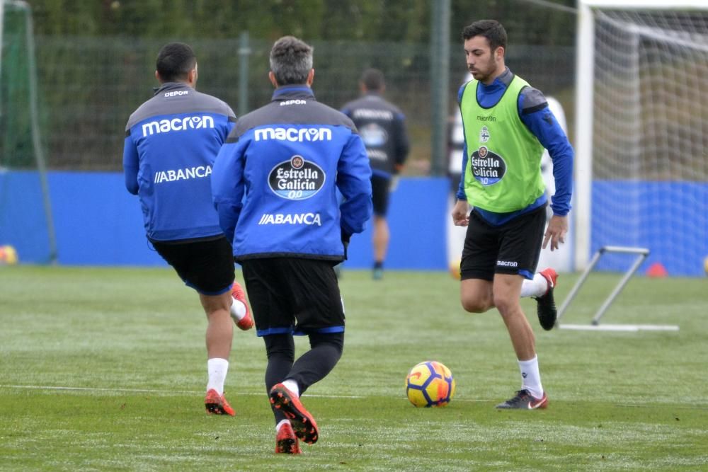 Los jugadores de campo que fueron titulares en el Camp Nou se retiraron a los vestuarios antes que el resto.