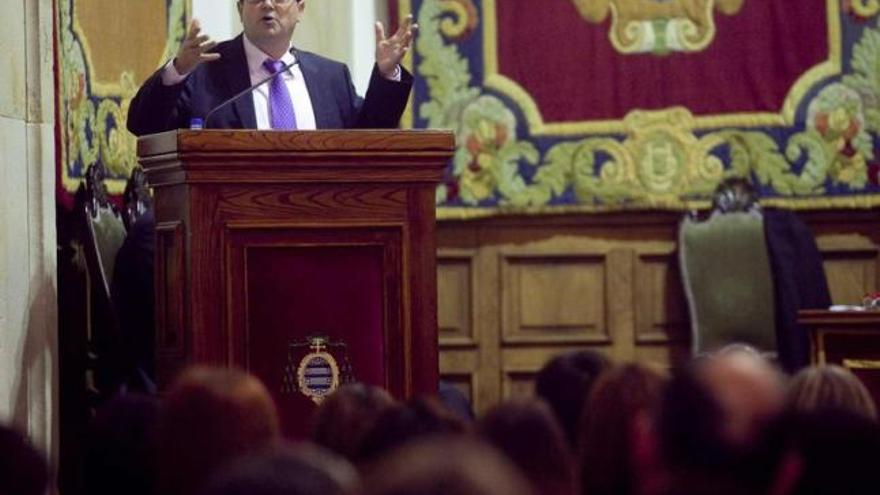 José Ramón Chaves, ayer, en el Paraninfo de la Universidad.