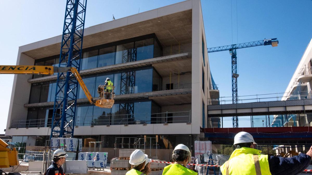 El Govern plantea varias visitas para revisar las obras de Son Dureta.
