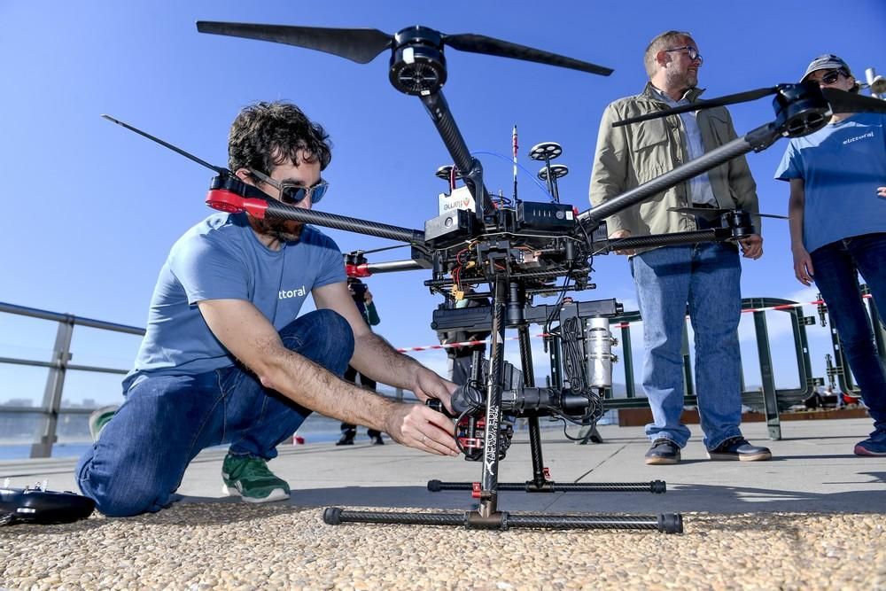 Las Canteras, a vista de dron.