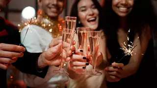 El vestido de fiesta que necesitas está en Lefties y no llega a 10 euros