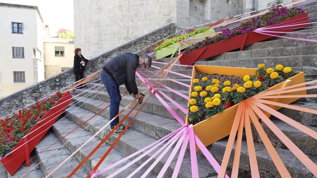 Girona. Basilica de sant feliu. Muntatge temps de flors 2025.