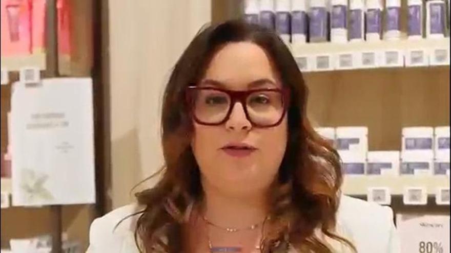 La farmacia Alameda Vella de Cangas se involucra en una actividad informativa sobre la menopausia a favor de Adicam