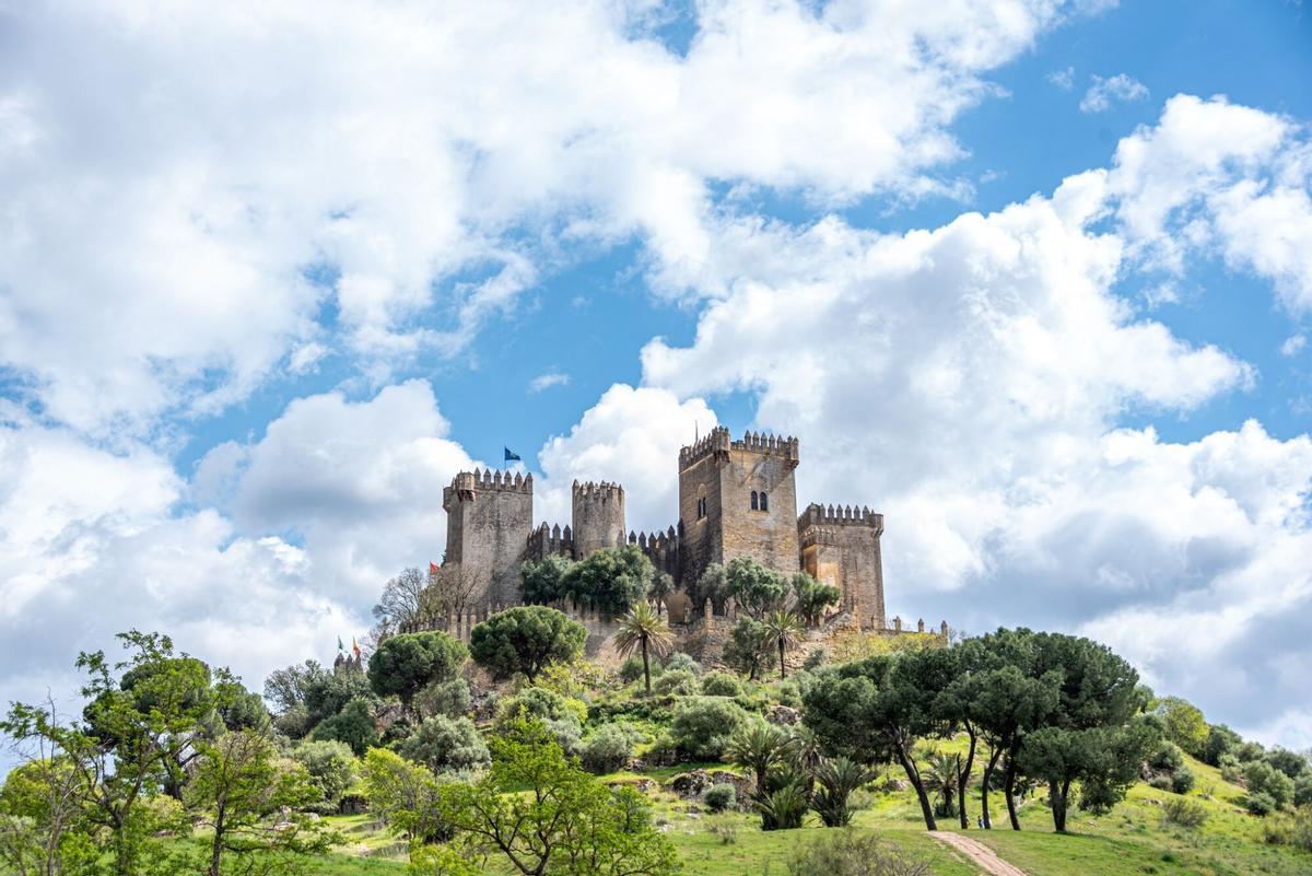 Vista exterior del Castillo de Almodóvar del Río.