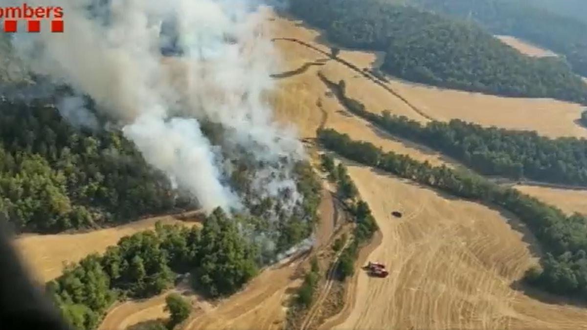 Incendi forestal a Clarà, a Castellar de la Ribera