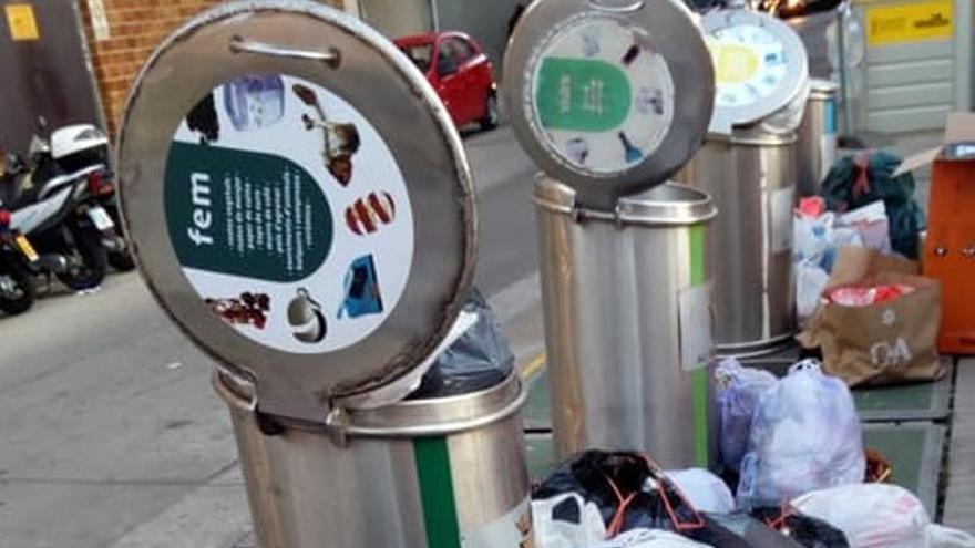 Contenedores a rebosar de basura en Dénia