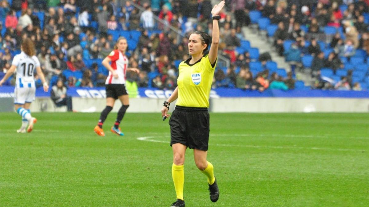 Marta Frías, árbitra del primer Clásico femenino