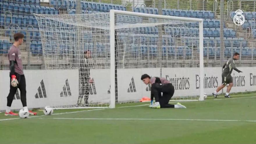 El Real Madrid se entrena con la mirada puesta en el Barça