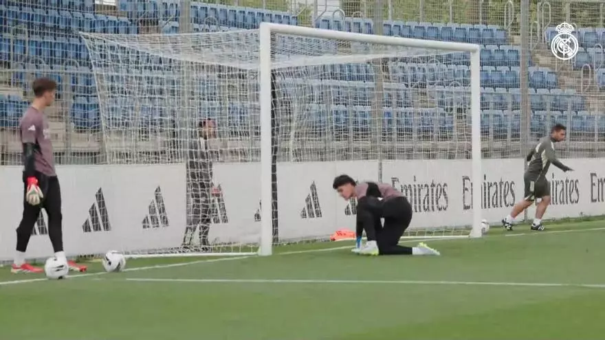 El Real Madrid se entrena con la mirada puesta en el Barça