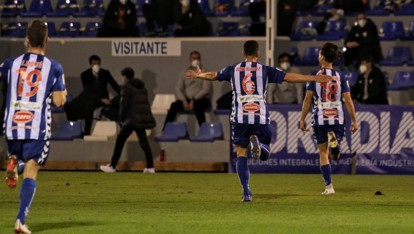 El supercampeón sufre en Alcoy (Alcoyano 1 - Athletic 2)