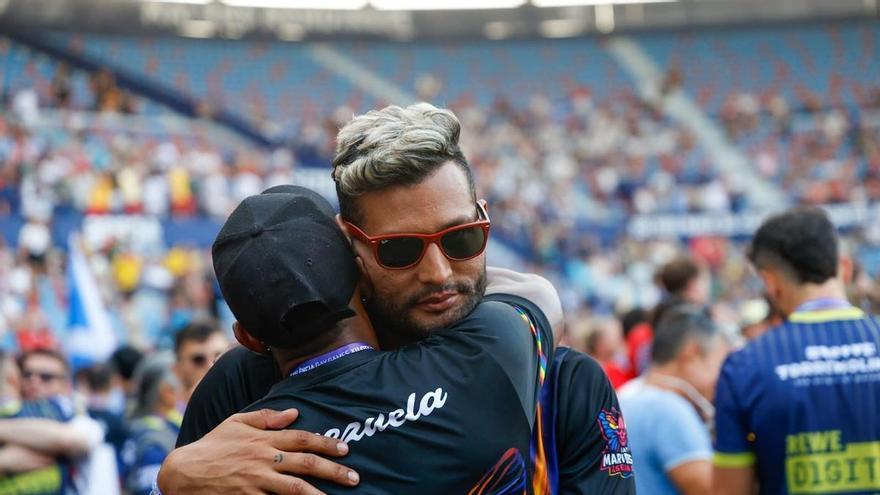 Emotivo minuto de silencio por el terremoto en Venezuela en los Gay Games de València