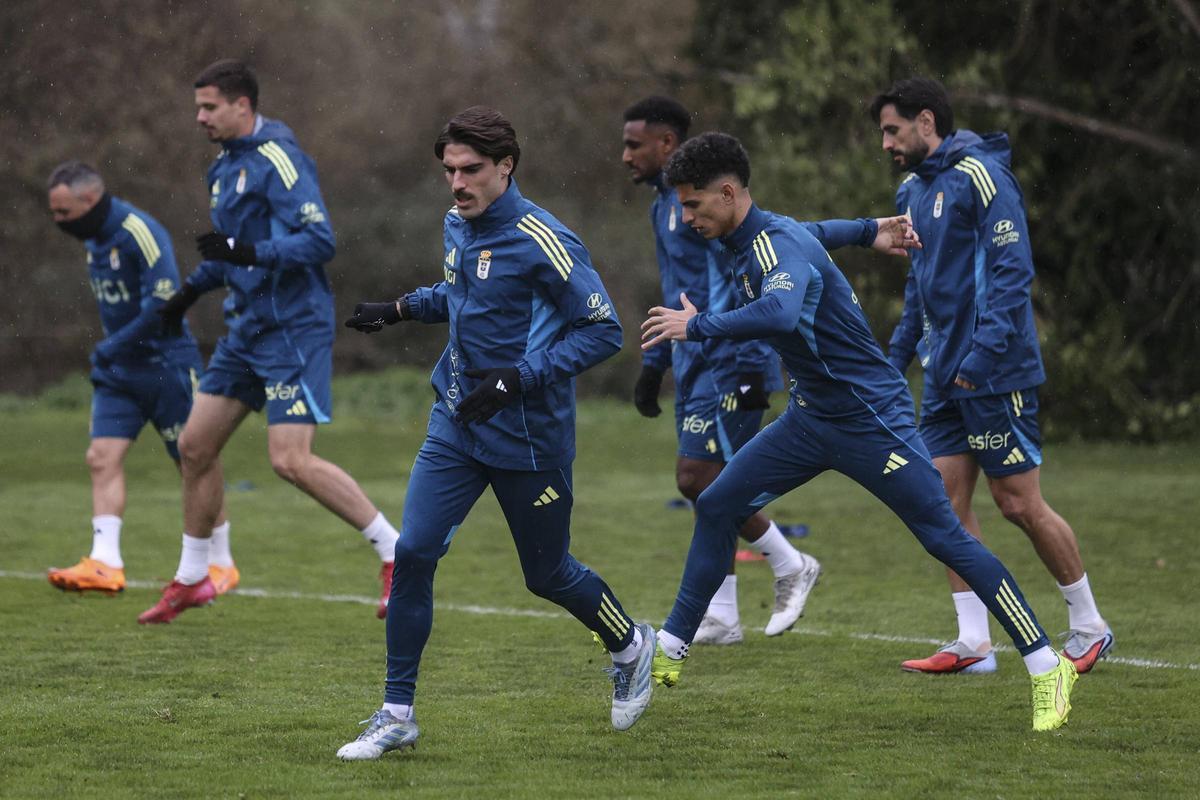 EN IMÁGENES: así fue la jornada de entrenamientos del Real Oviedo en El Requexón previa al duelo ante el Girona