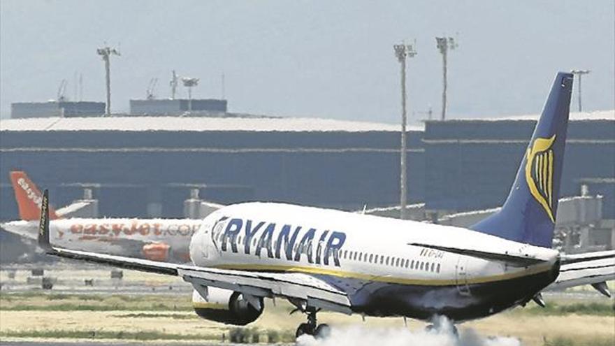 Ryanair repercutirá la bajada de tasas aeroportuarias en sus billetes