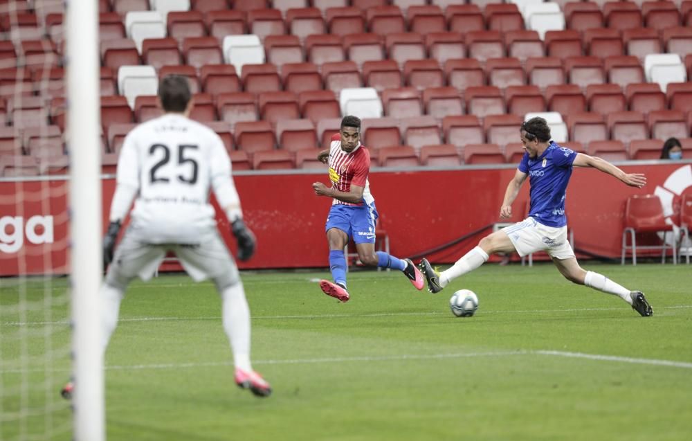 Fútbol: Así fue el Sporting-Oviedo disputado en El Molinón