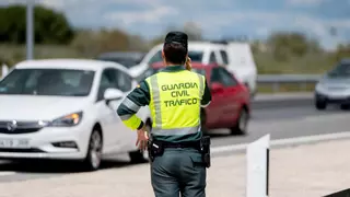 Refuerzo en los controles de drogas y alcohol de la DGT para esta Navidad: las sanciones ascienden a los 1.000 euros