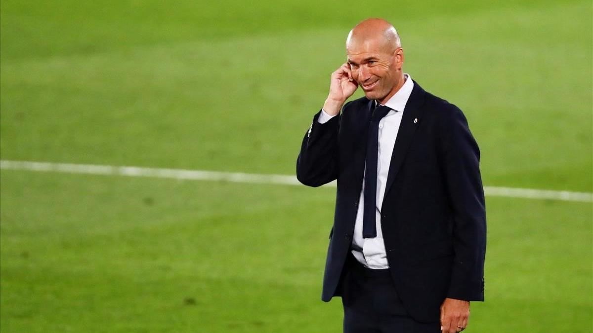 Zidane sonríe a la conclusión de un reciente encuentro de Liga