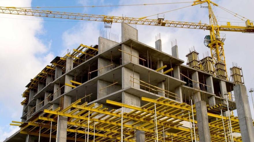 Construcción de un edificio en Tenerife.