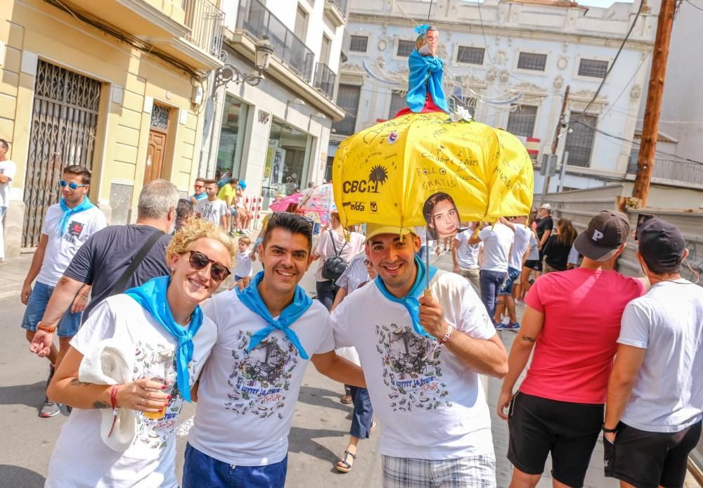 Multitudinaria participación en la tradicional carrera del Ayuntamiento a la plaza Castelar con motivo de la festividad de la Virgen de la Salud