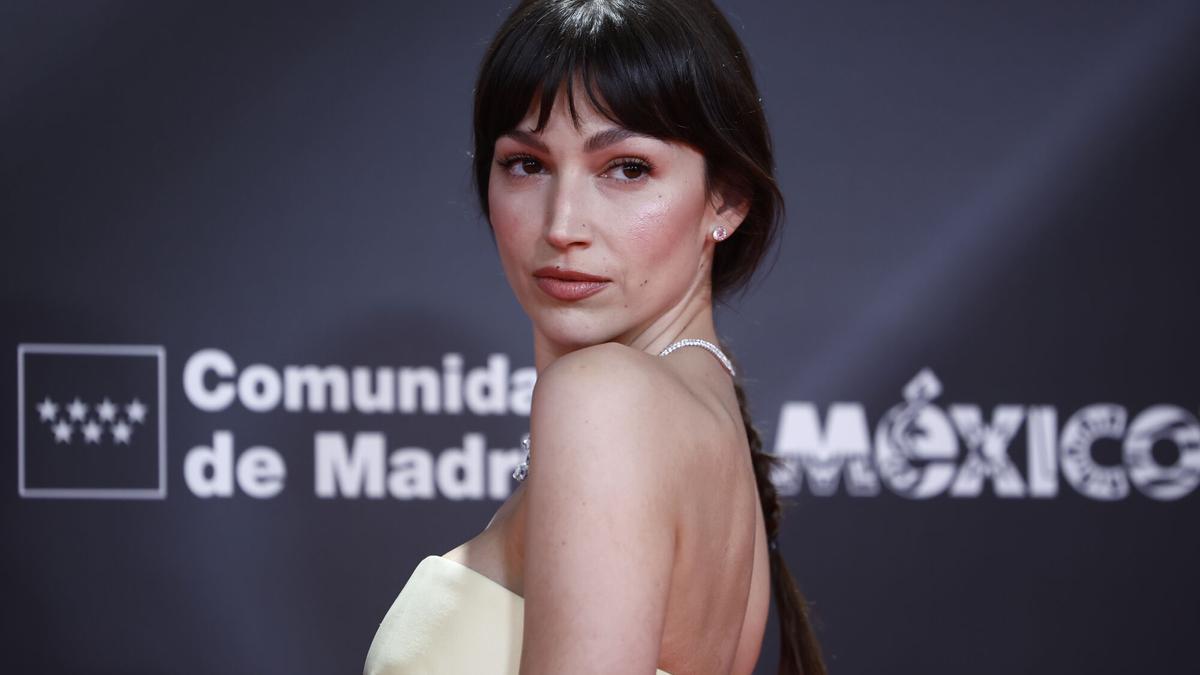 MADRID, 27/04/2025.- La actriz Úrsula Corberó posa en el photocall previo a la entrega de los Premios Platino