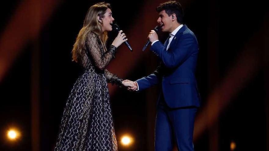 Amaia y Alfred, ayer, durante el ensayo en Lisboa.