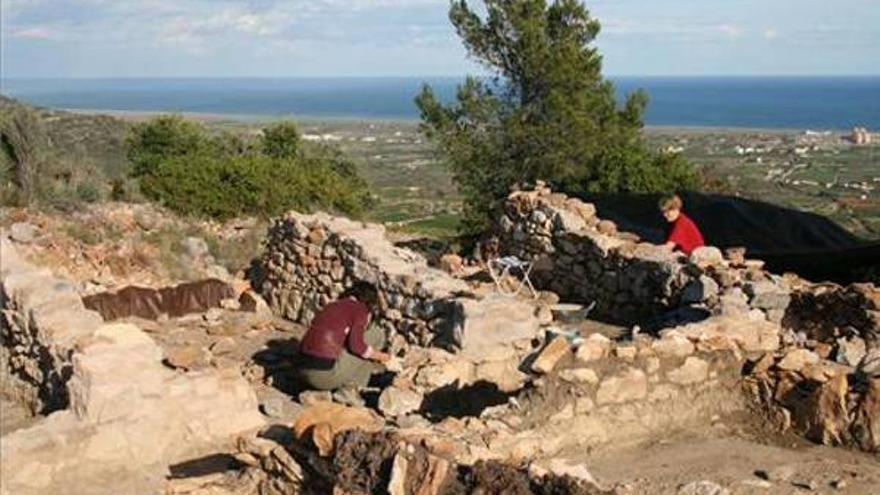 Encuentran una hoz del Neolítico en Cabanes