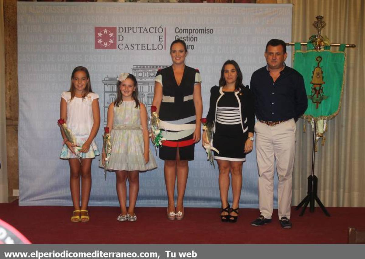 Castellón da la bienvenida a las reinas del 2014, Dunia Gormaz y Cristina Batalla