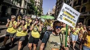 Manifestación durante la huelga de educación en el primer día de colegio