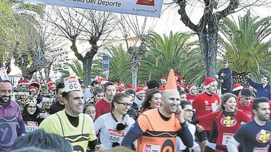 La san silvestre REÚNE a 400 corredores