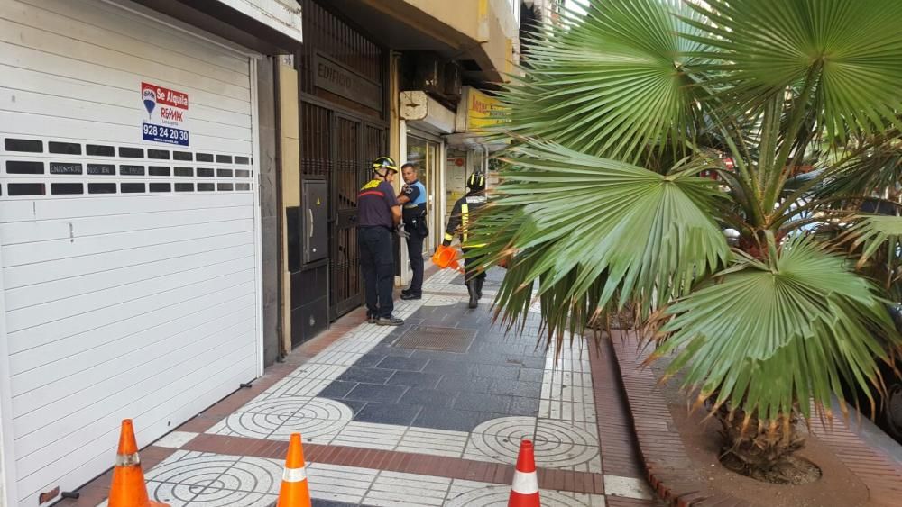 Cierre de Luis Morote por la caída de cascotes de un edificio