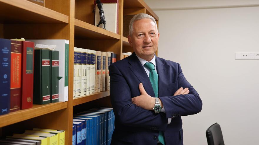 José Antonio Fandiño revalida su cargo al frente del Colexio da Procura de Vigo