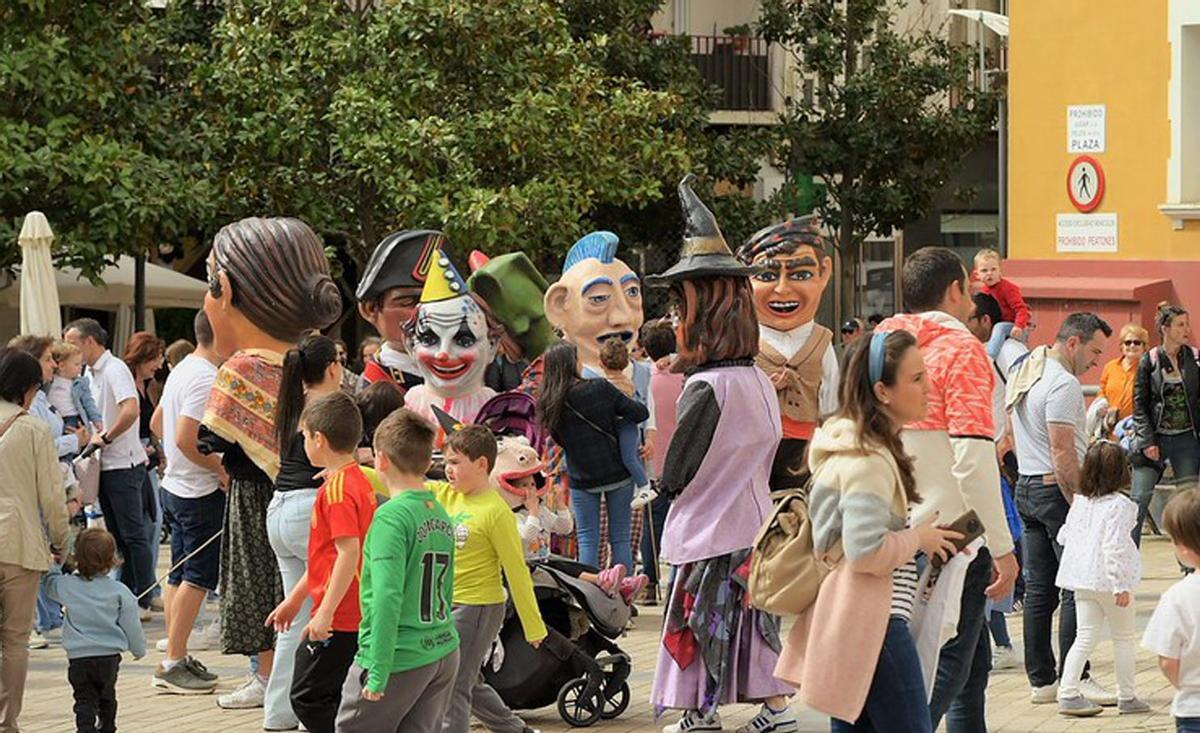 La música recorrió las calles de Ejea gracias a las charangas, orquestas y grupos.