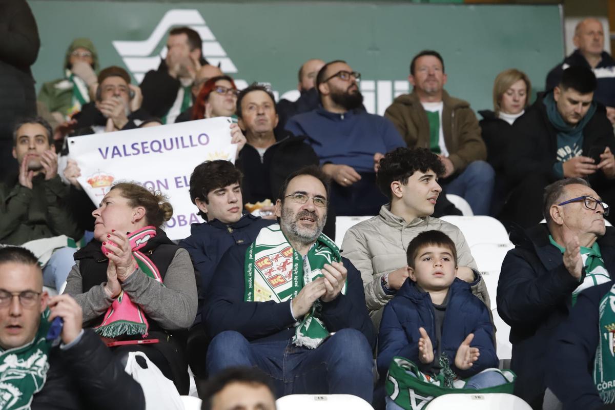Córdoba CF-Real Valladolid | Las imágenes de la afición en El Arcángel