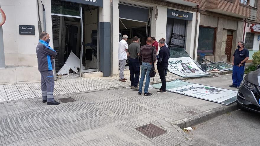 Vídeo: Así quedó la sucursal bancaria destrozada con explosivos en Piloña