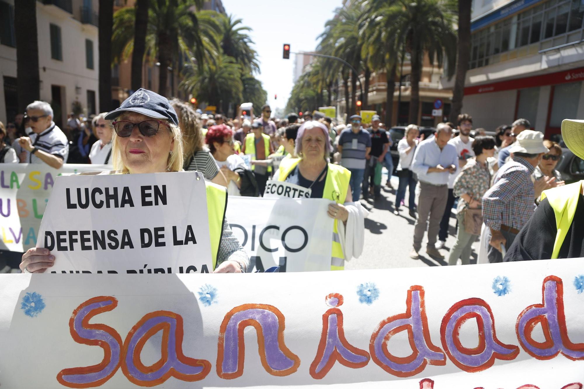 La manifestación en defensa de la Sanidad pública reúne a más de 7.000 personas en Málaga