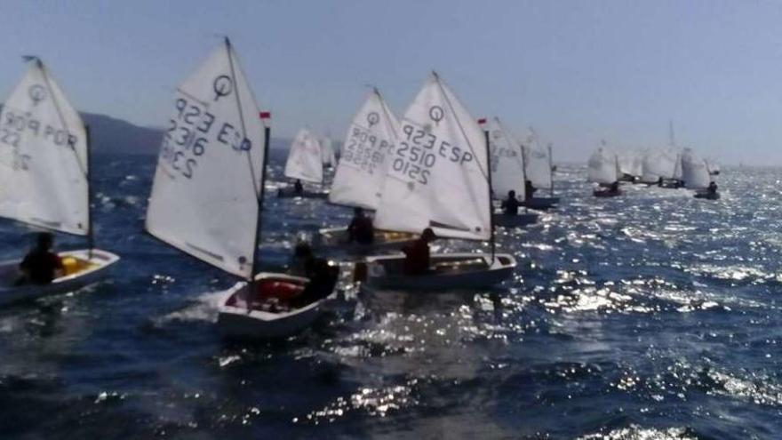 En la regata del sábado el viento permitió una mejor navegación para los participantes. // RCN Rodeira