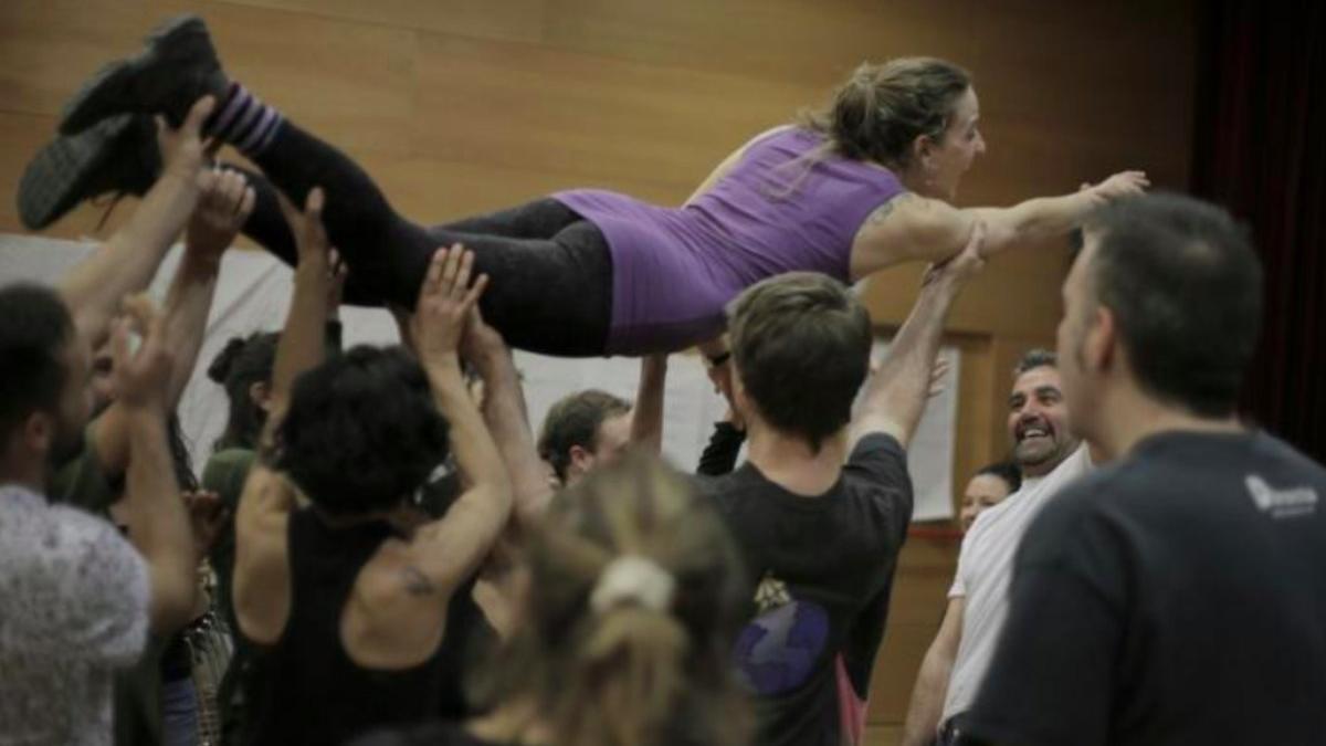 Profesionales de L'Hospitalet se forman con miembros del Cirque du Soleil