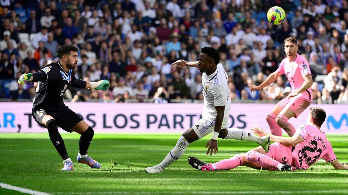 Real Madrid - Español | El gol de Vinicius