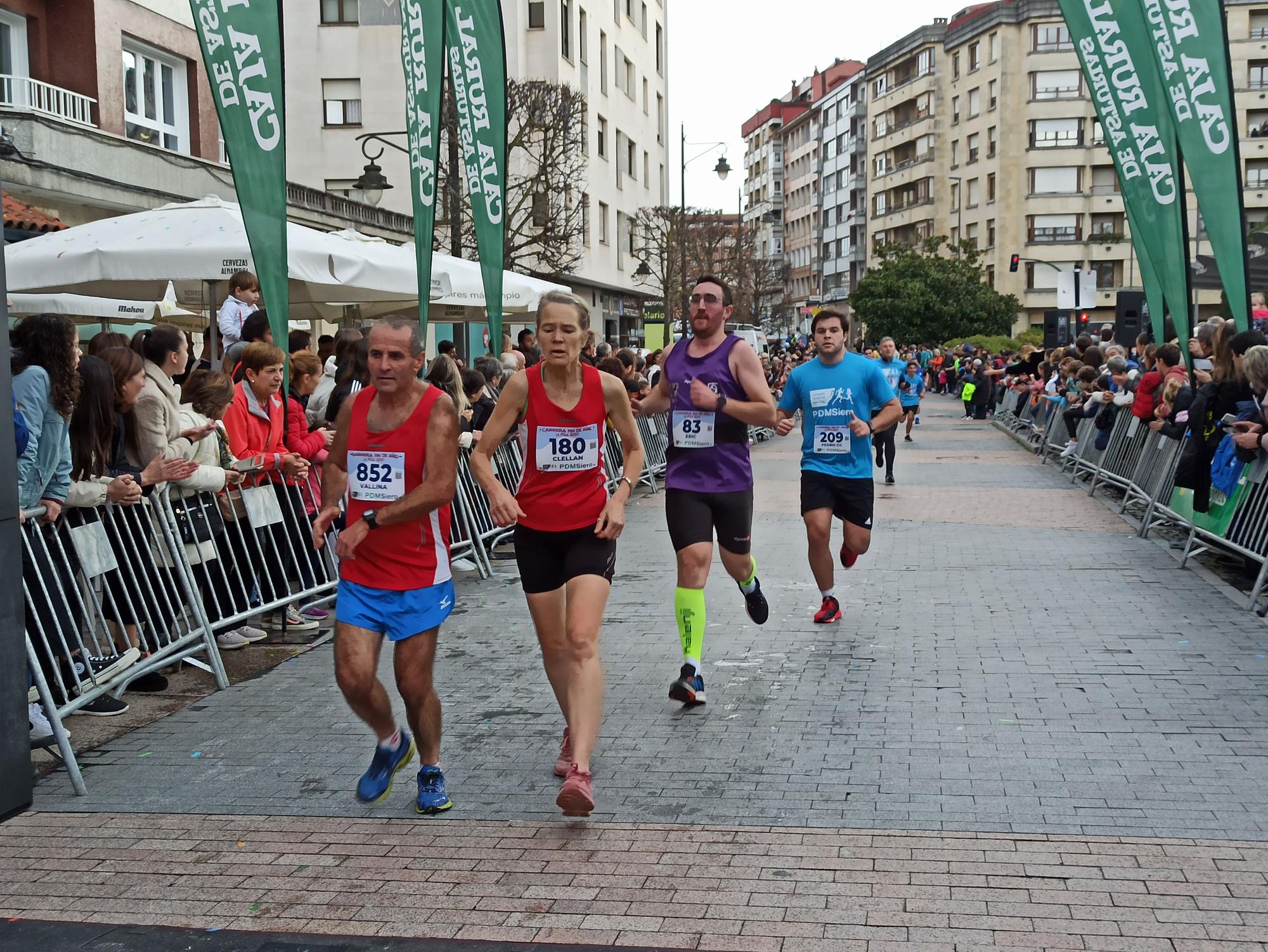 Casi 1.500 participantes disputan la carrera de Fin de Año de Pola de Siero