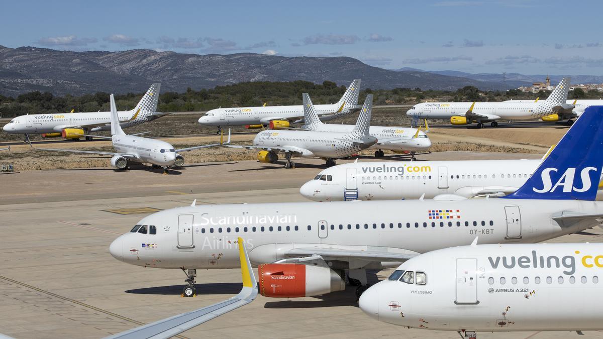 Aviones estacionados en el aeropuerto de Castellón