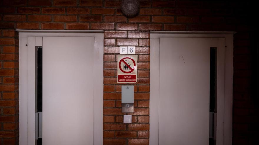 Atrapadas en el ascensor durante el apagón: &quot;Estuve más de una hora encerrada con mi madre de 91 años&quot;